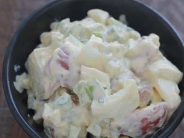 Salade de pommes de terre classique à l'américaine 