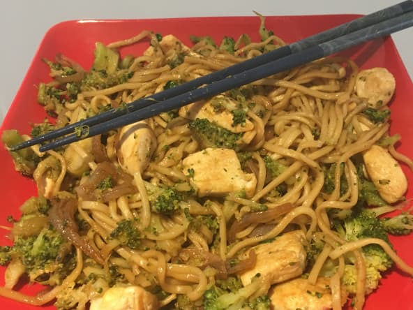 Nouilles sautées au poulet