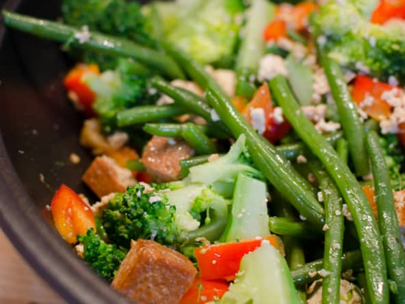 Sauté de tofu au brocoli et aux haricots verts