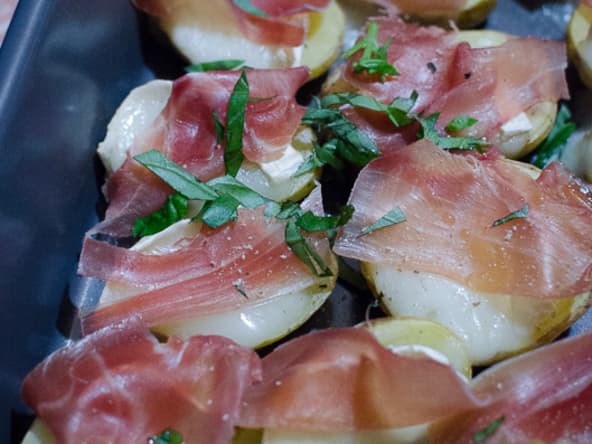 Pommes de terre farcies au chèvre et au jambon Serrano en plat ou apéro