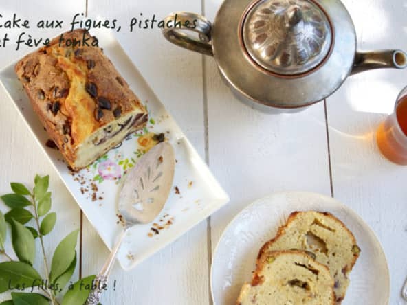 Cake aux figues, pistaches et fève tonka