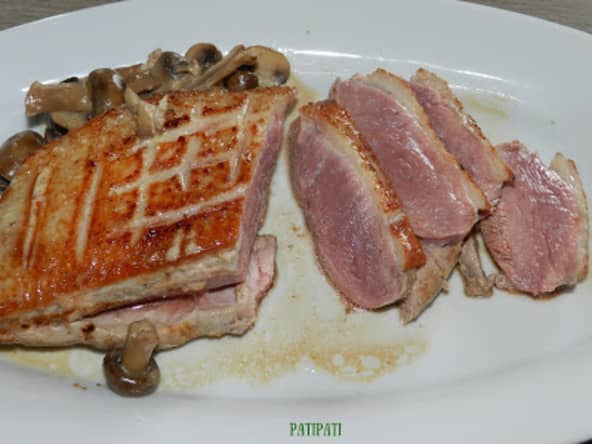 Magret de canard aux champignons des grottes belges