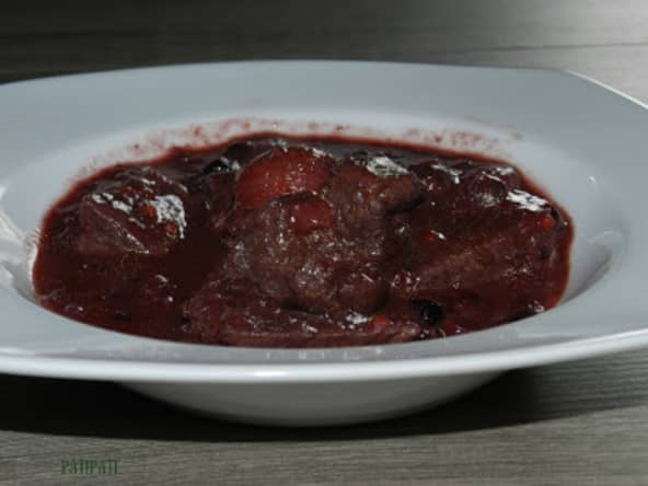 Je gambade à la recherche de fruits des bois