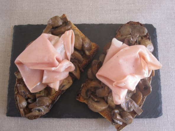 Bruschetta champignons truffés et mortadella