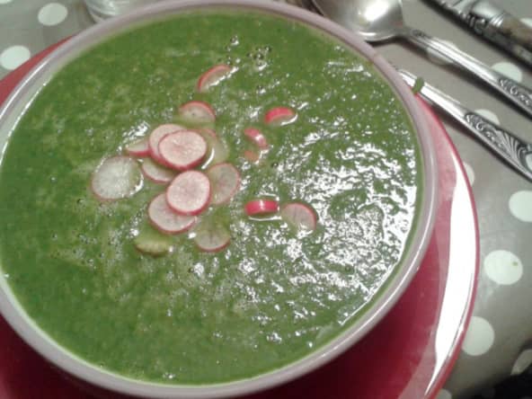 Soupe de feuilles de radis
