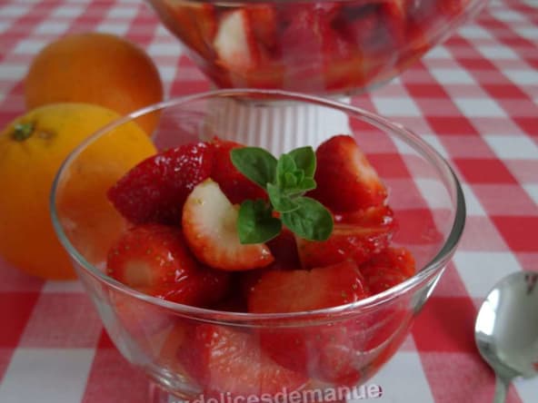Fraises au jus d'orange pressée