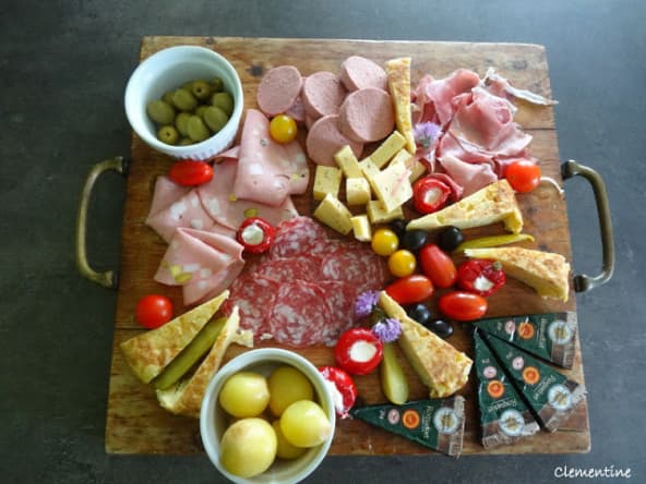 Planches de charcuteries et fromages pour un apéro ou un buffet