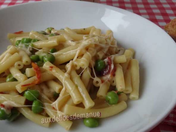 Maccheroni aux petits pois, tomates confites et leerdammer