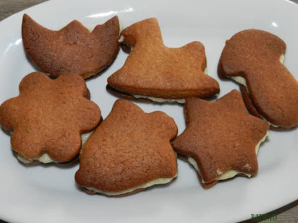 Couques en forme de figurines fourrées au massepain