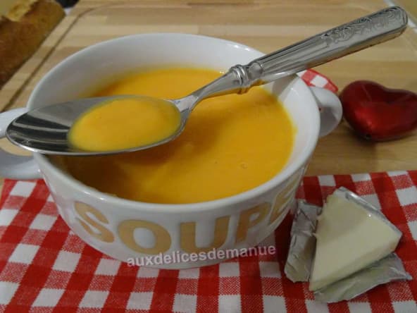 Soupe de carottes et topinambours à la vache-qui-rit