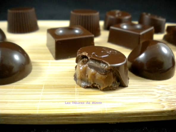 Pralines au caramel ou chocolats fourrés pour noël
