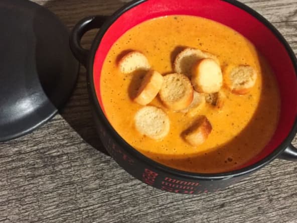 Velouté de tomates basilic et chèvre au Companion