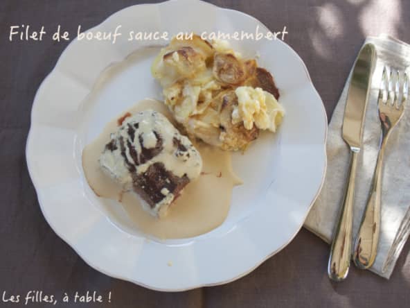 Filet de boeuf, sauce au camembert et gratin aux deux pommes