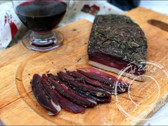 Magret de canard séché aux herbes