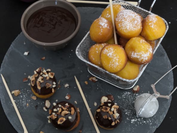 Les beignets au potimarron et leur sauce au chocolat épicée