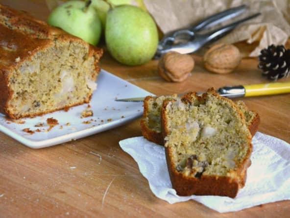 Cake d'automne poires, noix, noisette