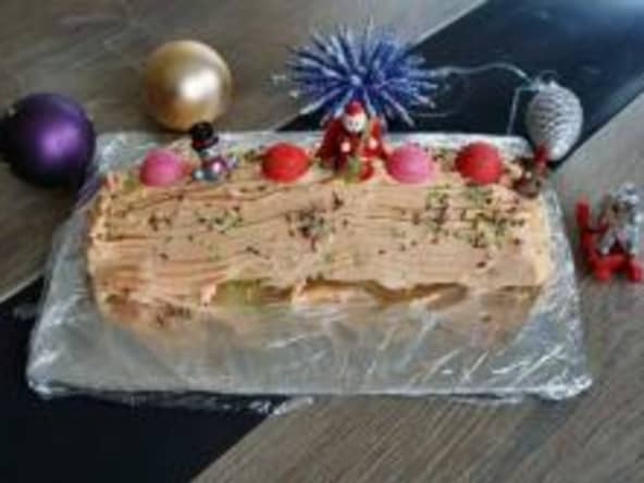 Bûche de noël à la fraise tagada au thermomix facile et rapide