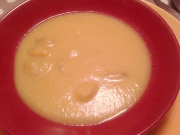 Velouté de céleri rave et moules au curry et lait de coco