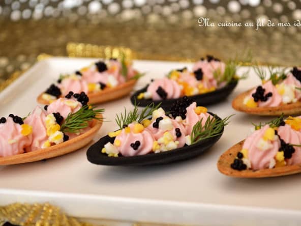 Fines coquilles au tarama et oeuf mimosa