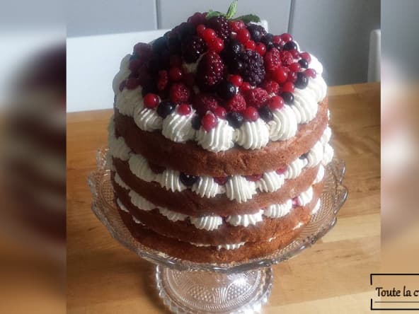 Naked cake aux fruits rouges