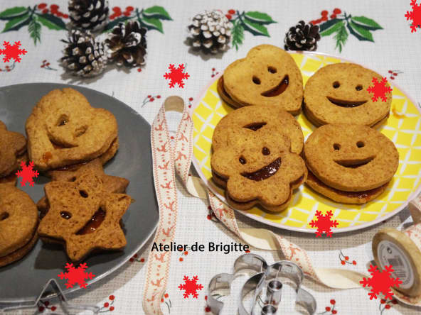 Biscuits tyroliens fourrés à la confiture de gratte-cul