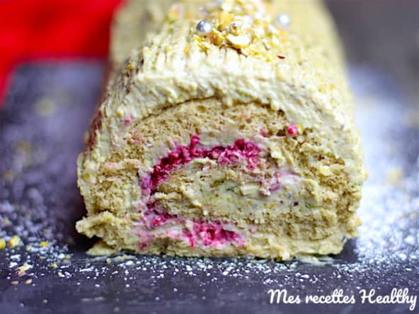 Bûche à la pistache et framboise de Noël