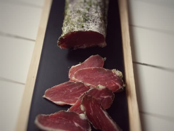 Filet mignon séché aux fines herbes