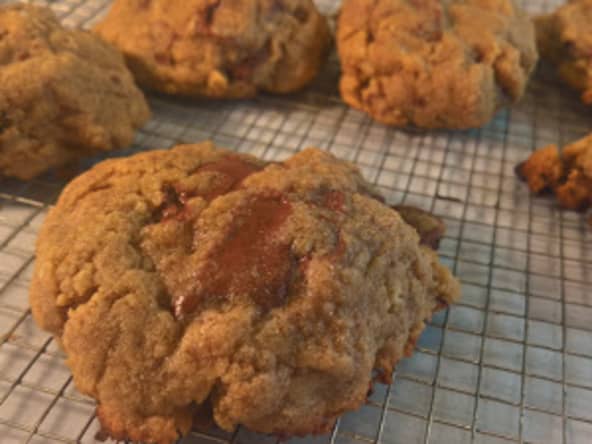 Sablés à la farine de châtaigne, praliné et chocolat au lait
