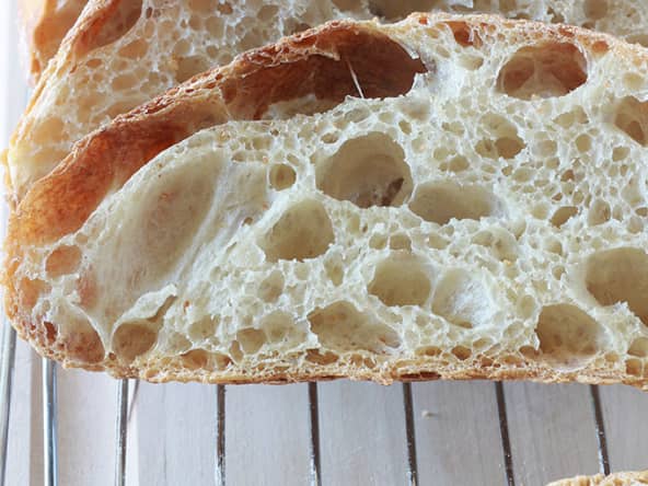 Pain, sans pétrissage, à la cocotte, avec une mie alvéolée