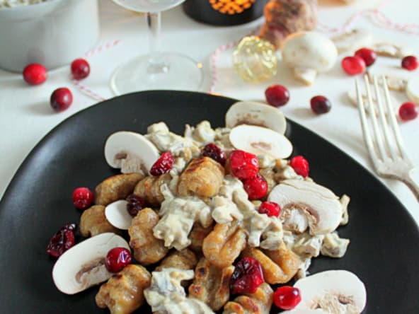 Gnocchi de topinambours, sauce aux champignons et cranberries