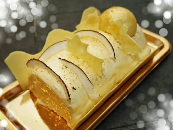 Bûche de Noël Pina Collada, coco et ananas