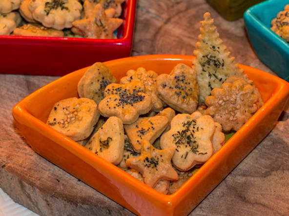 Crackers fait maison au sésame et pavot