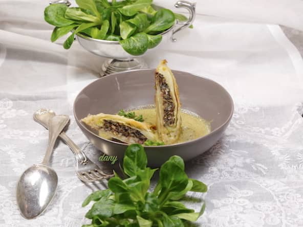 Nems d'escargots aux champignons et coulis de mâche