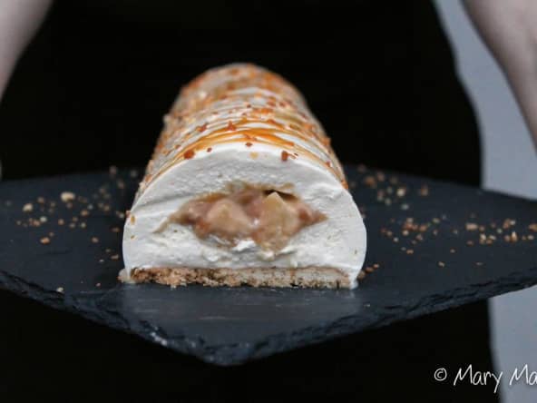 Bûche de Noël cheesecake poire caramel