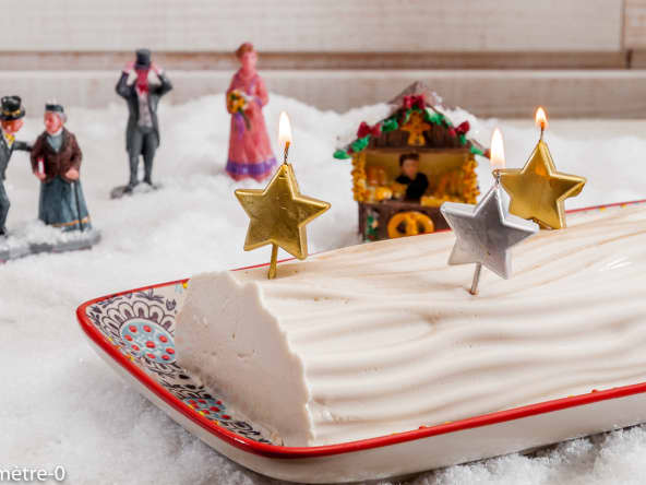 Bûche de Noël panna cotta au sirop d'amarene