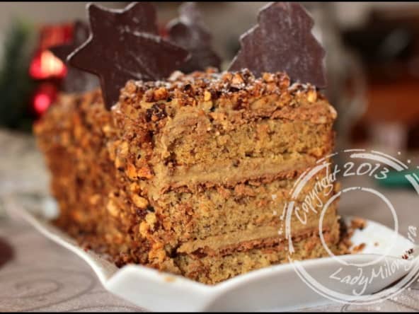 Bûche de Noël croustillante café-noisette