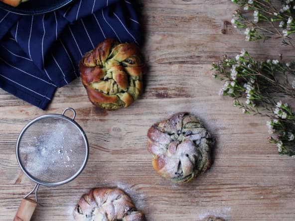 Brioches roulées au thé matcha et pépites de chocolat