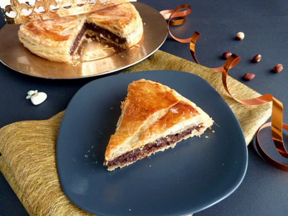 Galette des rois de l’Epiphanie au chocolat et aux noisettes