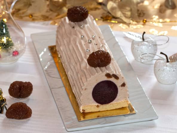 Bûche à la crème de marrons et aux myrtilles