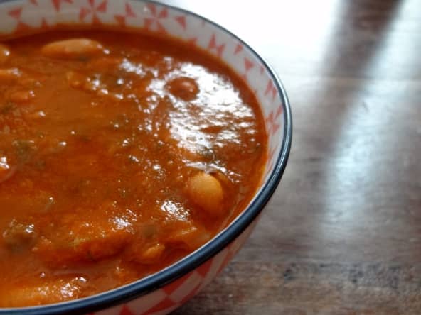 Soupe de haricots blancs, jani me fasule Albanie