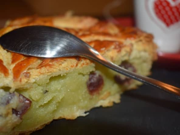 La Comtoisine : galette des rois à la pistache et aux Griottines de Fougerolles
