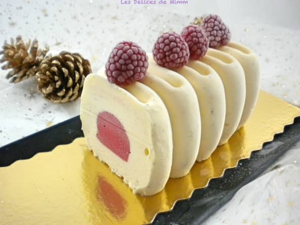 Bûche glacée vanille-framboises pour Noël