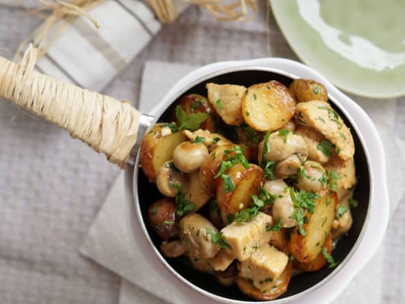 Poelée de pommes de terre, champignon et poulet
