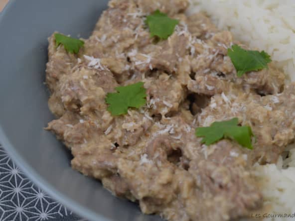 Boeuf épicé à la noix de noco et parfumé aux quatre-épices