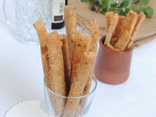 Crackers au fromage pour l'apéritif