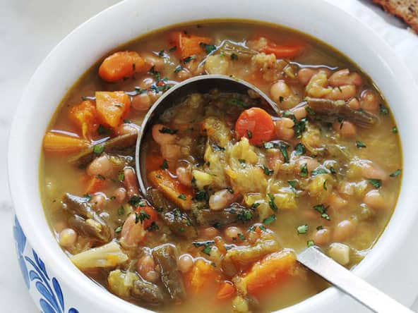 Soupe paysanne au chou et haricots