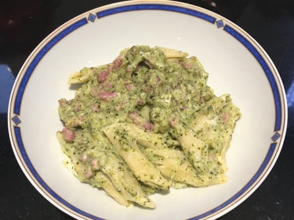 One pot pasta brocolis bacon philadelphia au Cookeo