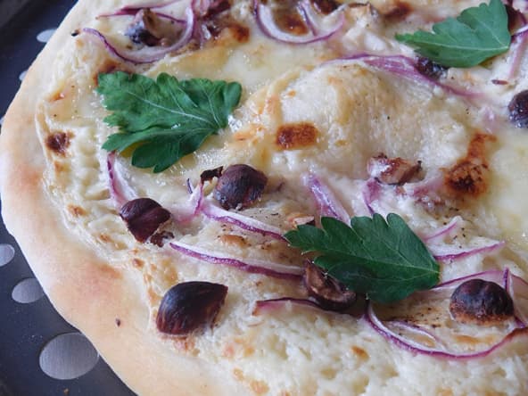Pizza au chèvre et au miel : une pizza délicieusement parfumée