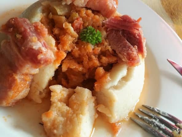 Potée paysanne réconfortante au chou blanc et poitrine demi-sel