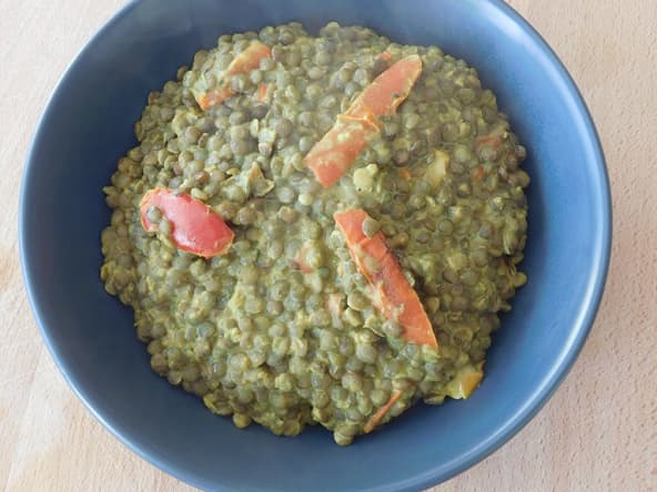 Lentilles au lait de coco et curry : une recette pour accompagner viande blanche ou poisson